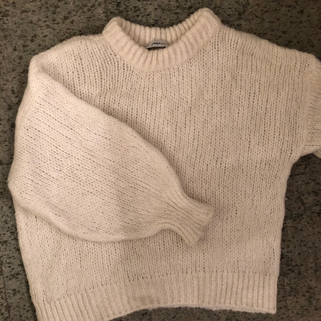 Vit stickad tröja - 91