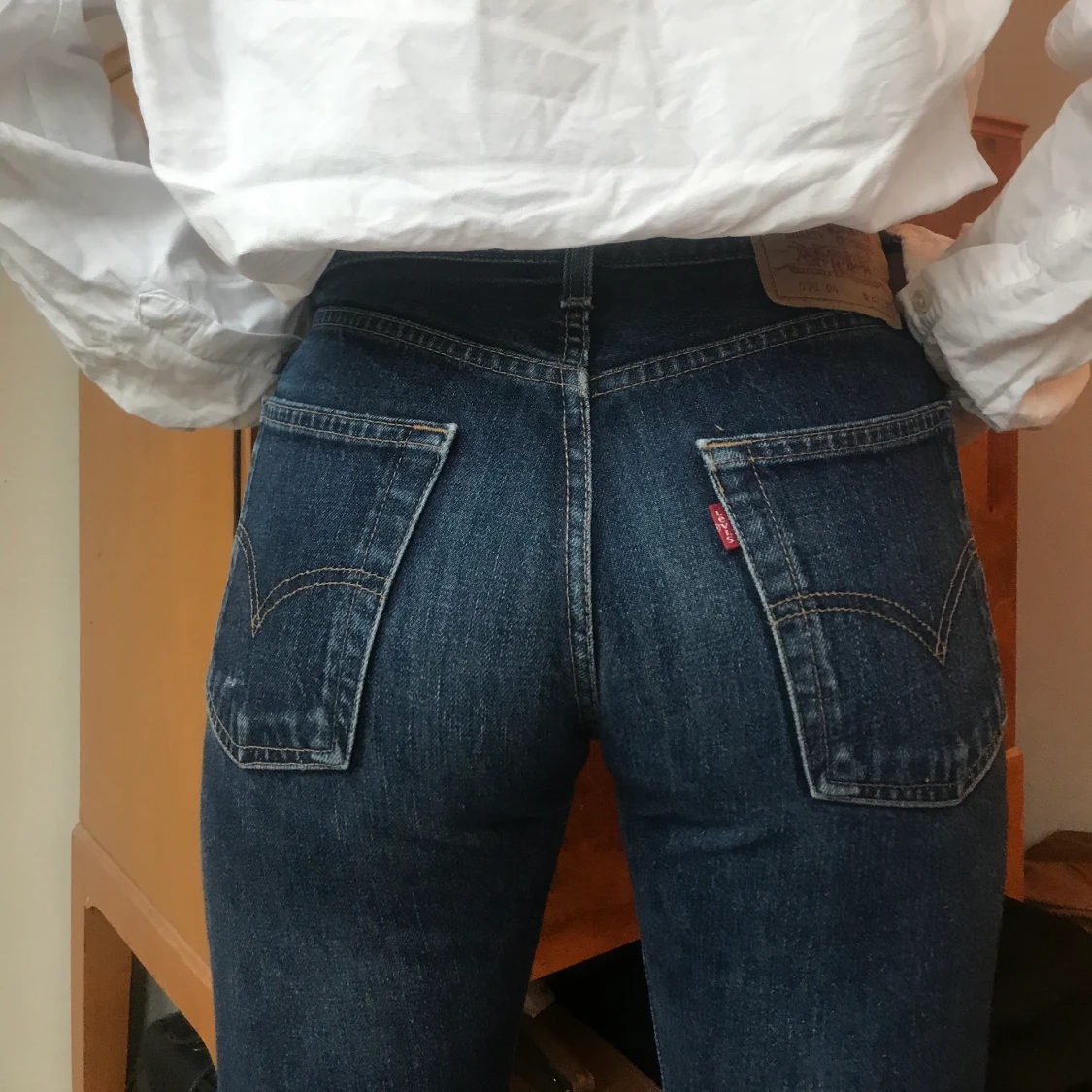 Mörkblåa jeans från Levis  - 90