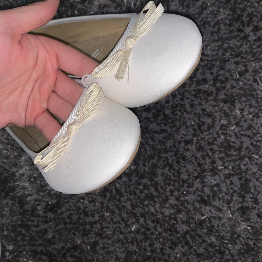 Ett par oanvända skor | Plick Second Hand