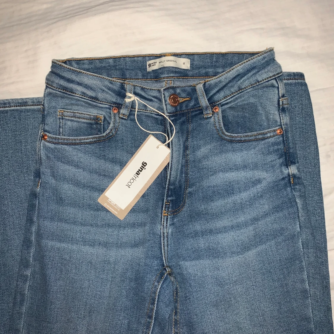 Helt nya jeans från Ginatricot