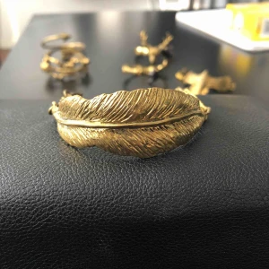  - Armband i mässing