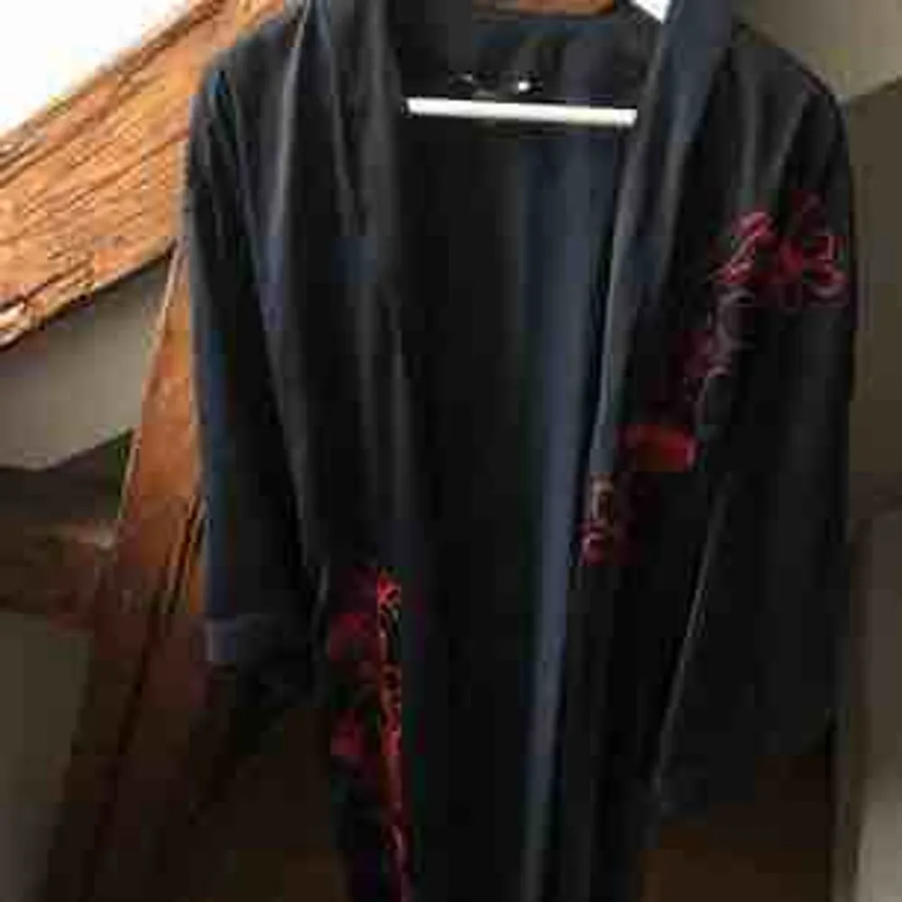 Monki kimono . Övrigt.