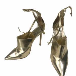  - Gianvito Rossi klackar med dubbla ankelremmar Strlk 39 Klackhöjd 11,5cm  Oanvända!!