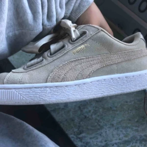  - Säljer mina puma skor strl 37,5 då dom är för stora, använd 1 gång