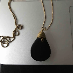 - Halsband svart sten