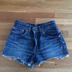  - Pris kan diskuteras. Mid-high Waist. Äkta llleeeewwwiss❤️ riktigt najs