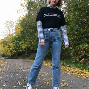  - Snygg skjorta ifrån hollister! Går att matcha jättesnyggt!! Knappt använd🤩🤩💞