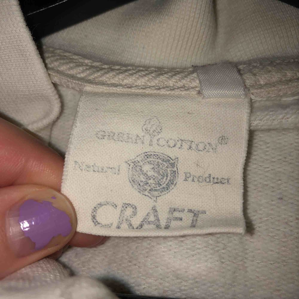 Vintage tröja från Craft  S-L Köparen står för frakt🦋. Huvtröjor & Träningströjor.