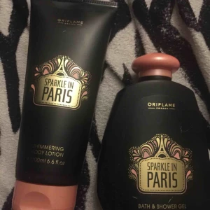  - Shower gel & body lotion i samma doft från märket Oriflame. 🌸🧼 Shower gel 300ml& bodylotion 200ml🧴 Frakt tillkommer på ca 35kr-50kr 📦 Mitt pris som gäller✅