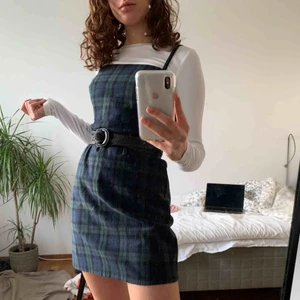  - Extremt fin klänning från Hollister! Använd 1 gång men kan ej ha den för den är för kort (jag är 170 cm)😢 går att styla på jättemånga sätt, och kan passa XS! Fraktkostnad tillkommer, kan även mötas upp🥰