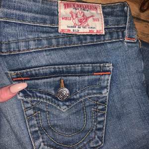 Äkta true religion jeans i storlek 25. Bootcut modell