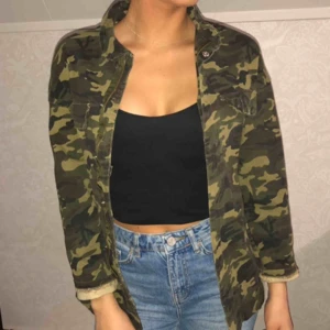  - Militär jacka. Knappt använd💚