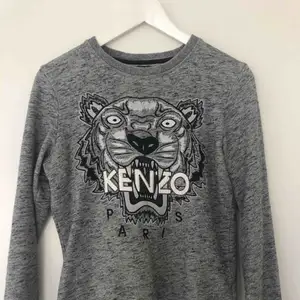 En kenzo tröja i mycket gott skick