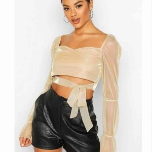  - Suuuperfin topp som egentligen skulle användas på nyår men var för liten och hann inte skicka tillbaka:( Endast provad! pris kan diskuteras!