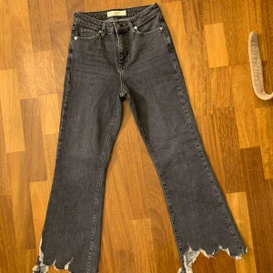  - Aldrig använda, ny skick Skulle säga att storleken motsvarar en 34   