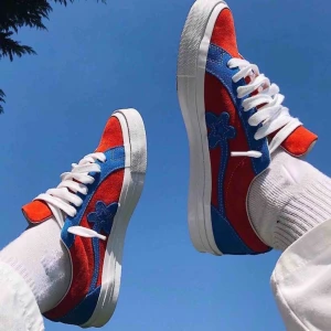  - Ett par golf le fleur skor, använda cirka 4 gånger säljer då jag inte använder dem. Ser helt nya ut:)