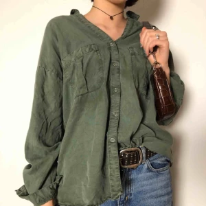  - Grön skjorta  Knappt använd 