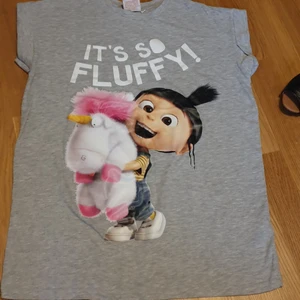  - Atmosphere barely used t-shirt with Despicable Me character. Meet up in Lund/Malmö or shipping is on you. Soft material. 