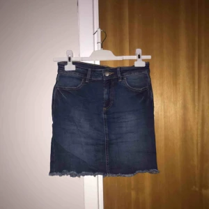  - Söt jeanskjol😊😊