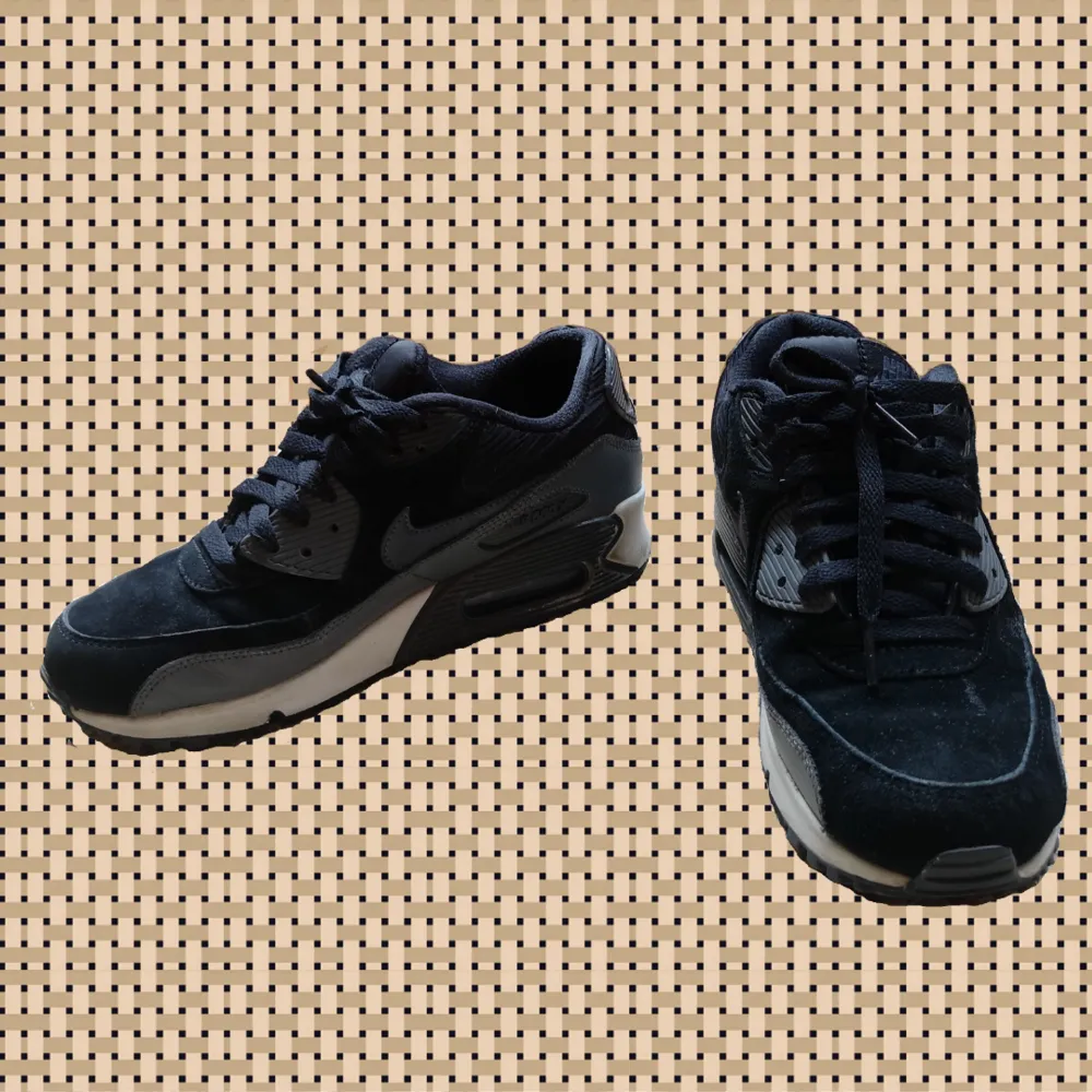 Svarta Nike sneakers, strlk 38,5!!! Använt skick:) Köparen står för frakten. . Skor.