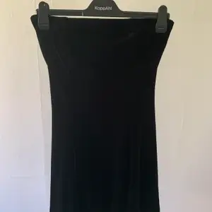 Söt klänning i velvet material storlek M