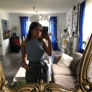 Blå topp - Jättefin topp i färgen pastell blå. Frakten tillkommer💜