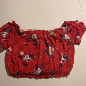 hm offshoulders topp  - mjukt material, offshoulder, stretchigt