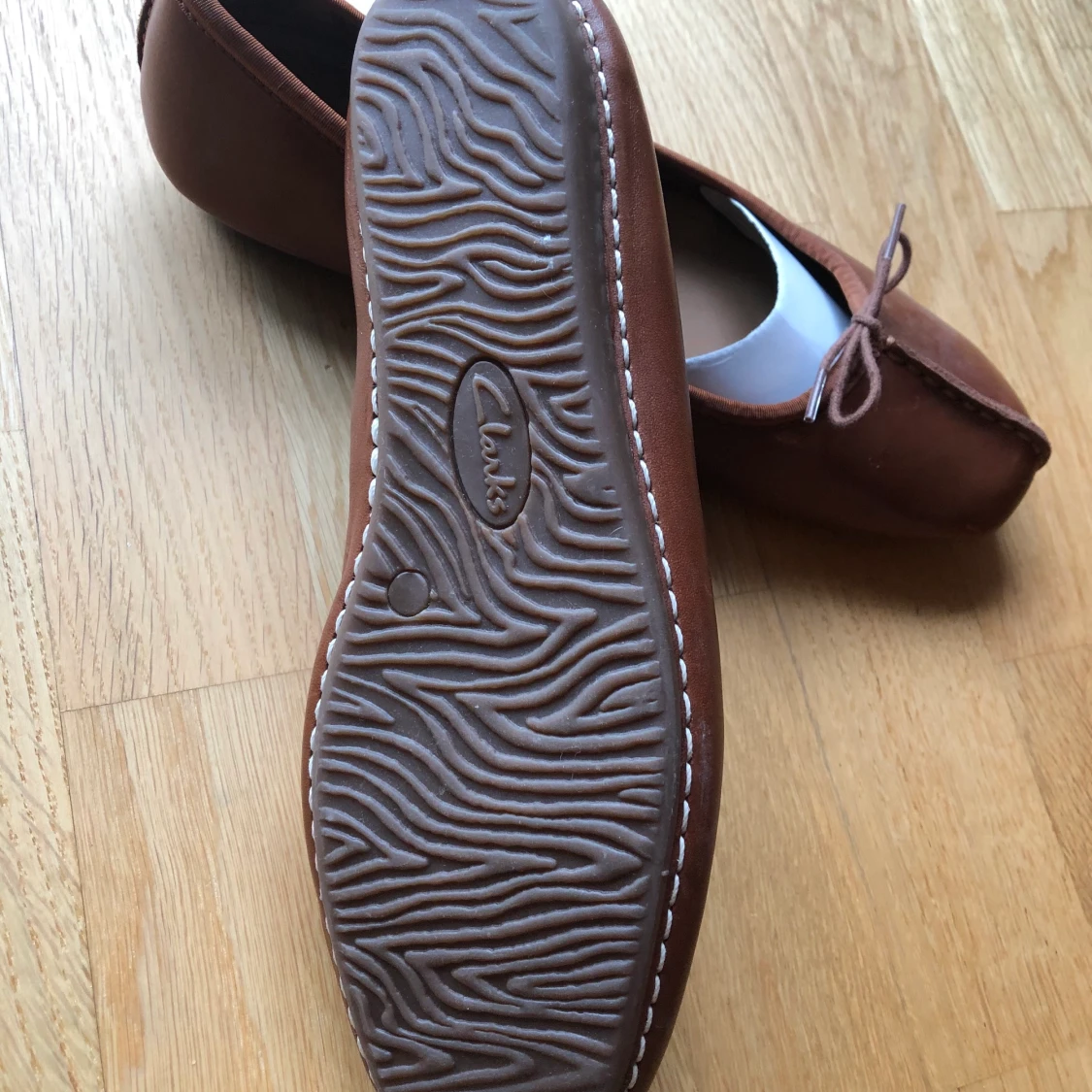 CLARKS - Lågsko i äkta skinn - 90