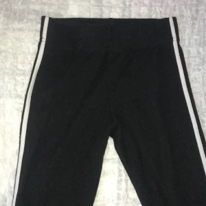 Tights - Säljer mins tights som är från Bikbok. Frakt tillkommer. 