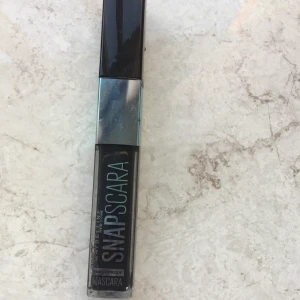 Snapscara - Vattenfast Maybelline snapscara. Nypris: 140kr +frakt mitt pris: 90kr +frakt. Använd typ 5 gånger bara. 