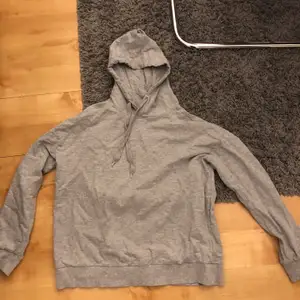Grå hoodie från Lager 157, säljes då jag inte har användning av den. Bra skick, kan mötas upp i Sundsvall annars står köparen för frakt.