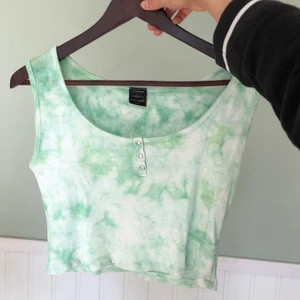 Tie dye linne  - Ascool tie dye topp i finaste gröna färgen✨✨😍  Frakt tillkommer. 