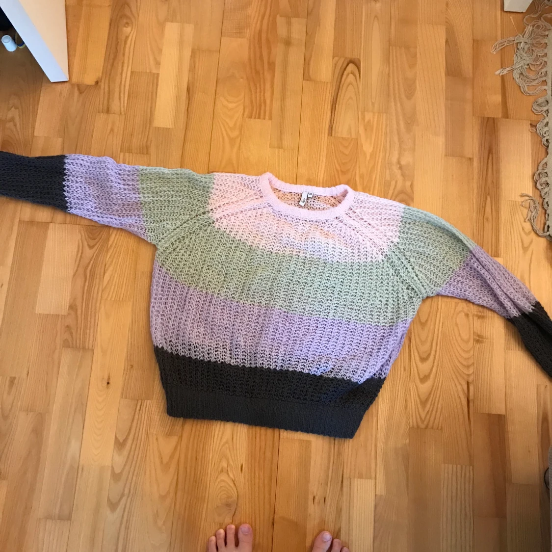 Flerfärgad stickad tröja - 90