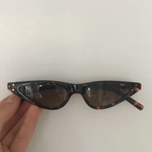  - Skitsnygga solglasögon med leopardmönstrade bågar. Köparen står för frakt🧞‍♂️