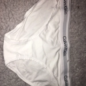  - OANVÄNDA äkta Calvin Klein trosor.  Kan frakta med extra kostnad.