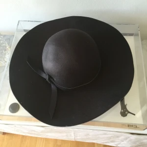  - Säljer min filthatt! Aldrig använd! Tipp topp skick! Köparen står för frakt på 60kr