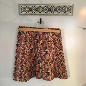  - Söt kjol men tjusigt mönster. Otroligt bekväm! Frakten ingår i priset :)