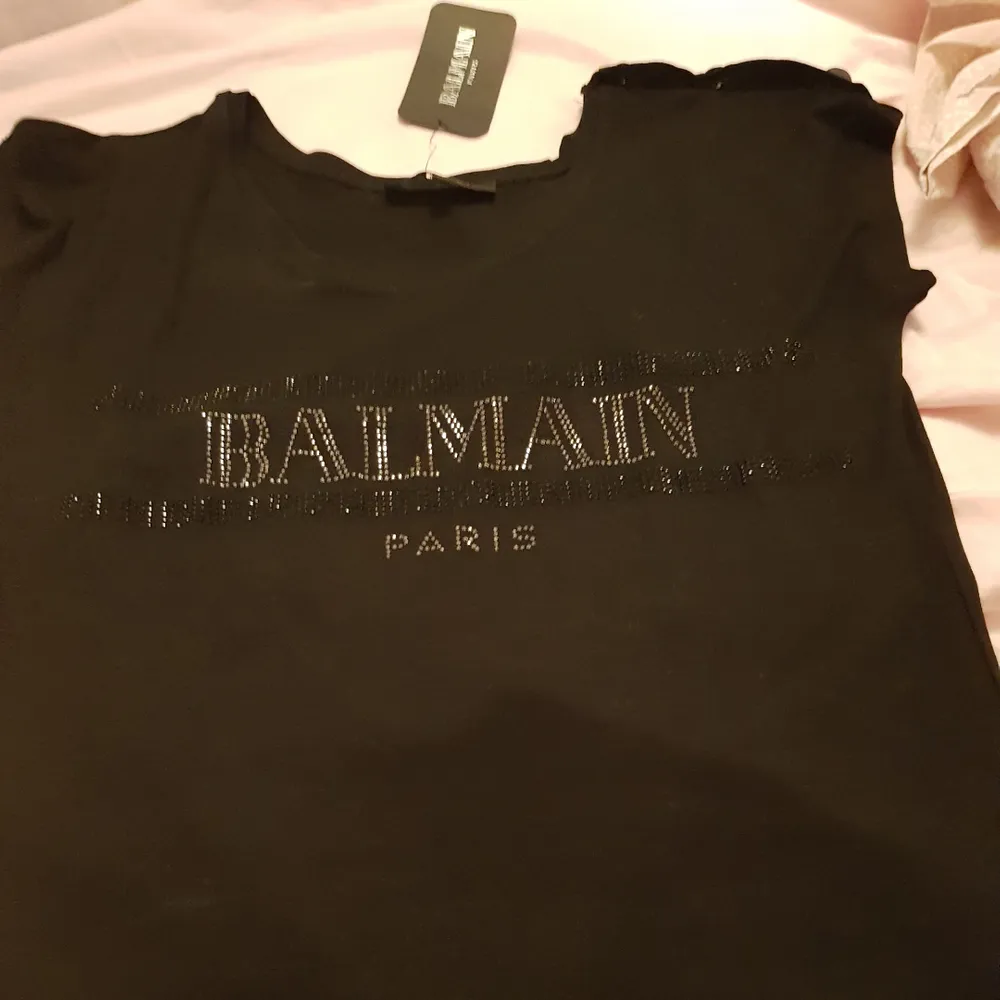 Balmain storlek m . T-shirts.