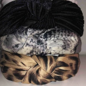  - Leopard och svarta sålda! Säljer snake diademet! 40kr plus frakt på 9kr