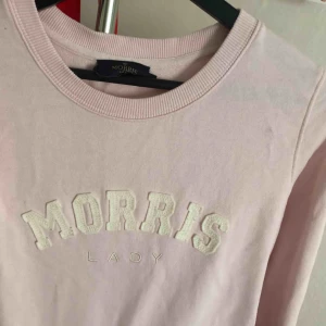 - Ett år gammal Sweater från Morris! Fri frakt vid köp och tar endast emot swish