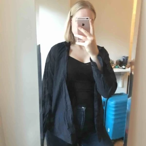  - Snygg skjorta från H&M. Stl S