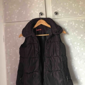  - Väst i jätte bra skick.