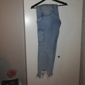  - Snygga jeans med snygga detaljer   