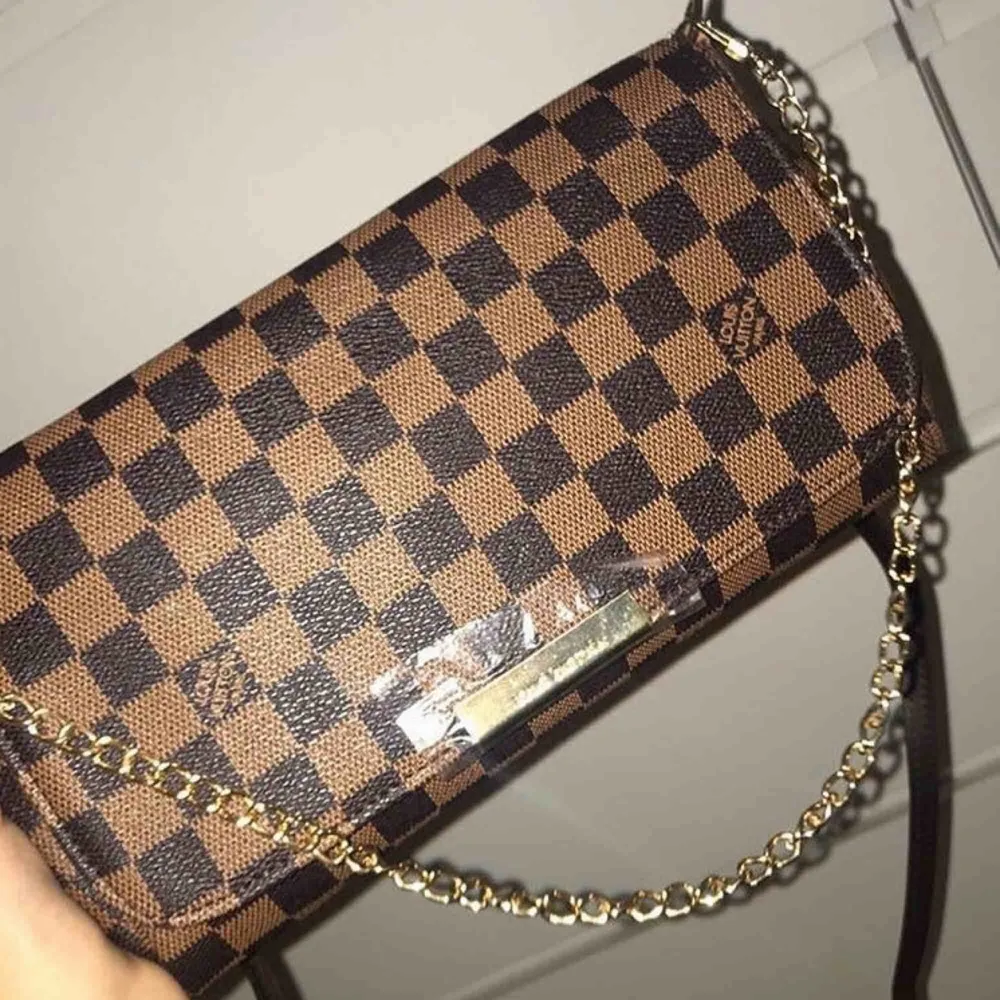 Louis Vuitton väska, dustbag ingår. Pris kan diskuteras.. Väskor.