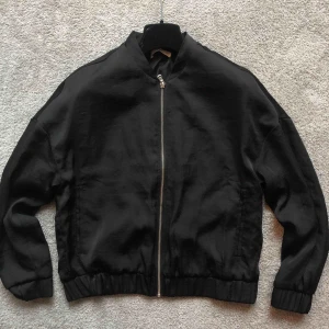  - Bomber jacka 🖤 frakt tillkommer eller möts upp i Stockholm 