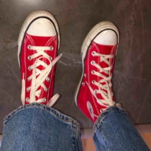  - Säljer mina jättefina och fräscha Converse i storlek 38. Fin färg perfekt inför hösten 