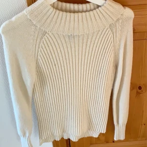 Stickad tröja - Stickad tröja vit 