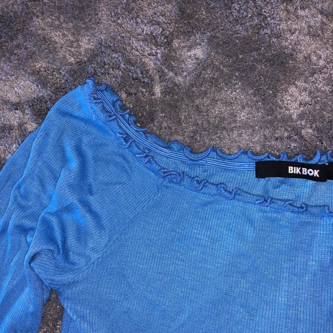 Off shoulder tröja från BIKBOK - 91