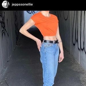 Croptop - Elastiskt band i midjan