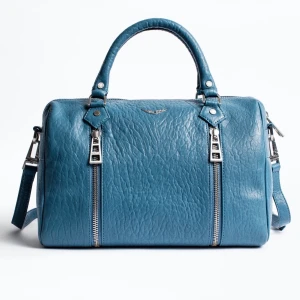 Zadig väska - Lägger ut igen för billigare då ja vill få den såld!🦋 modellen sunny medium bubble bag, jätte rymlig och superfin färg men kmr ej t användning! Nypris runt 5000 säljer för 2300 kr💕